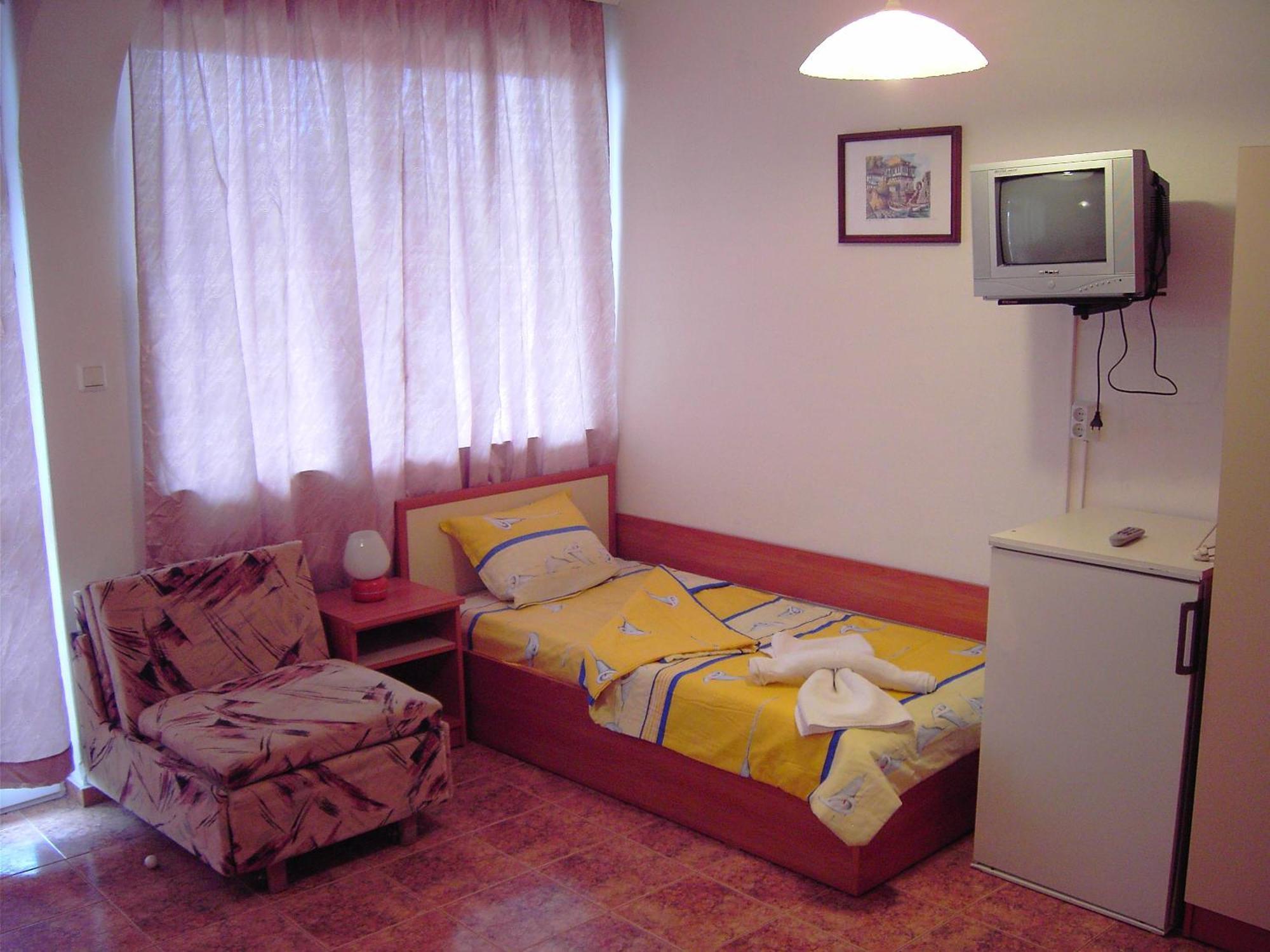 Nelly Guest House Ravda Luaran gambar