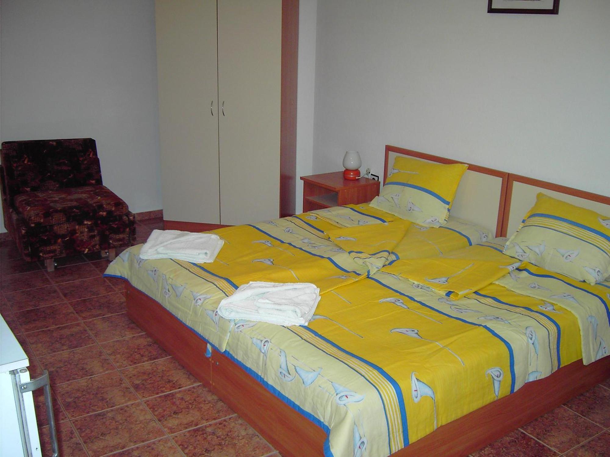 Nelly Guest House Ravda Luaran gambar