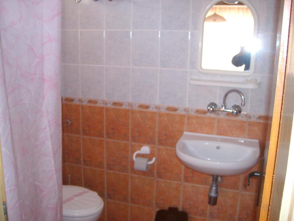 Nelly Guest House Ravda Bilik gambar