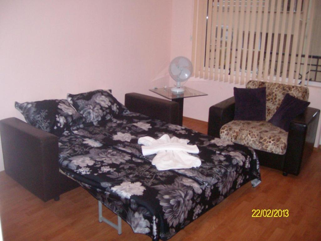 Nelly Guest House Ravda Bilik gambar
