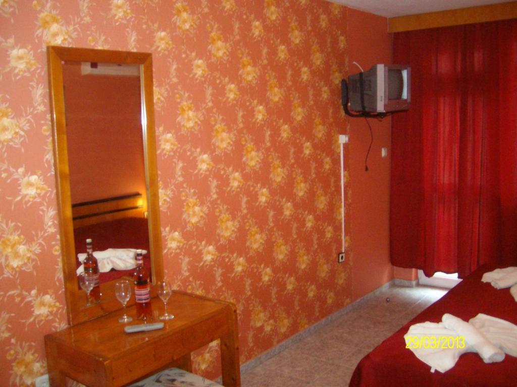 Nelly Guest House Ravda Bilik gambar