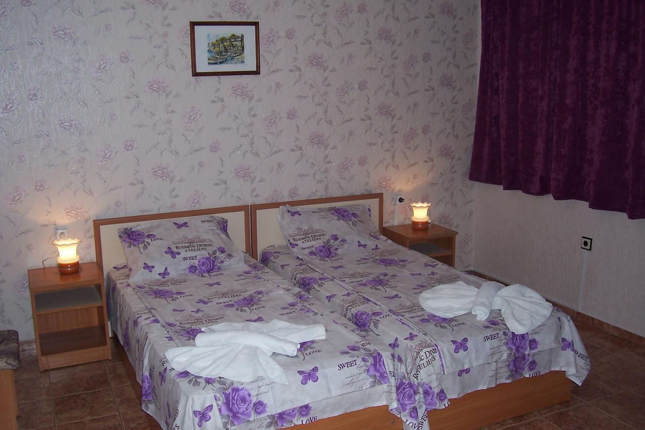 Nelly Guest House Ravda Luaran gambar